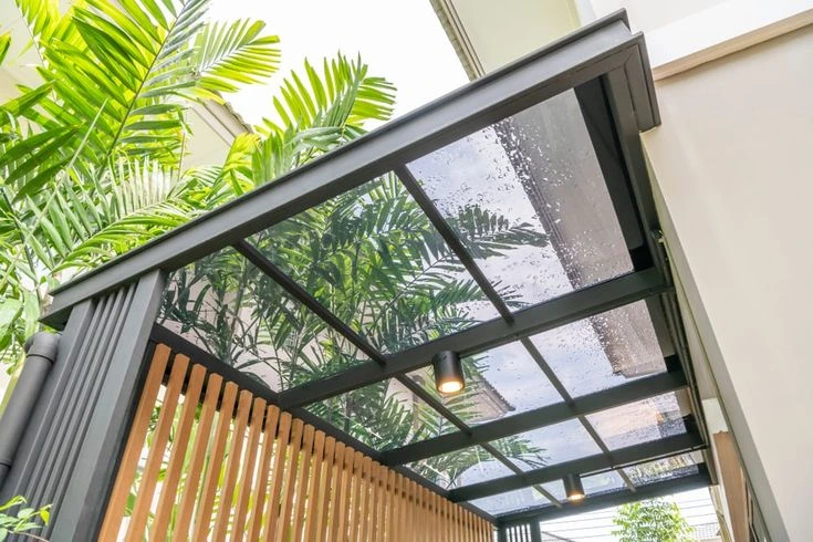 Desain rumah dengan atap polycarbonate